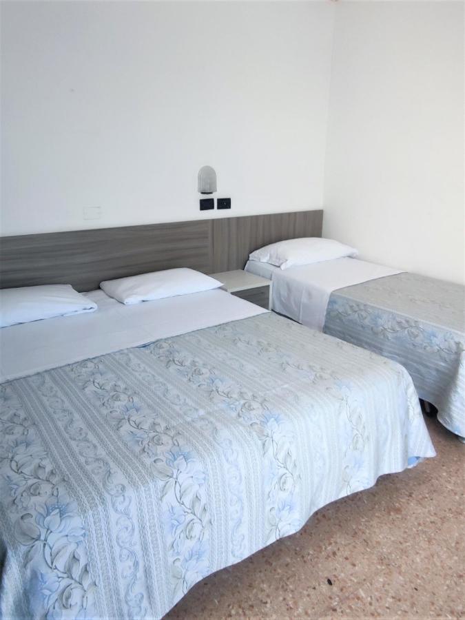 Hotel Ardesia Rimini Exterior photo